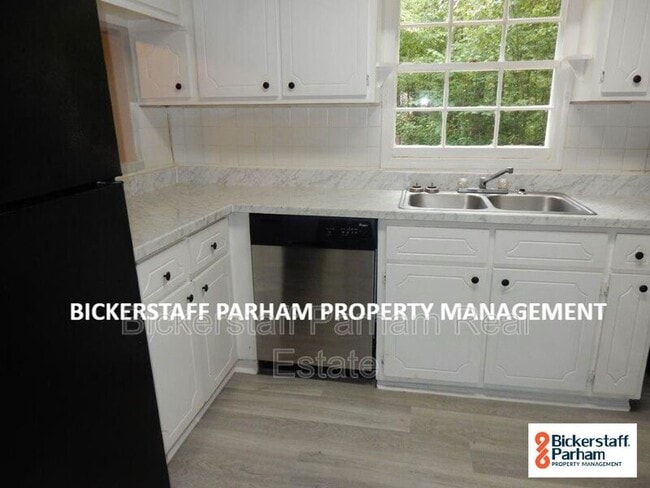 Photo - 941 Lee Road 424