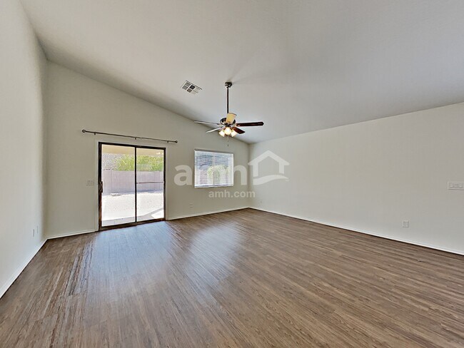 Photo - 10525 W Hughes Dr