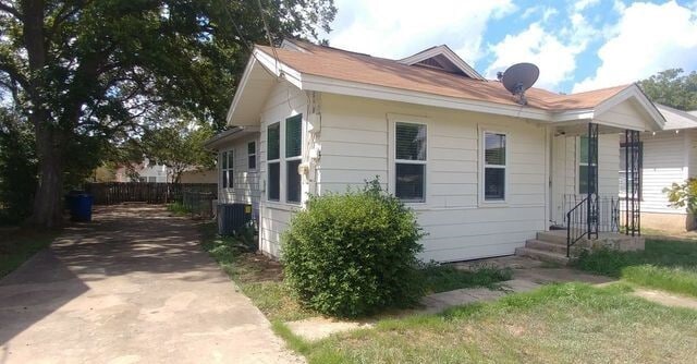 Photo - 134 Ward Ave