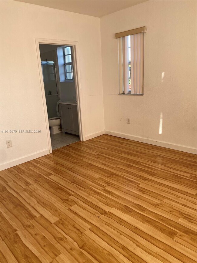 Photo - 3355 NE 13th Cir Dr Unit 201-28