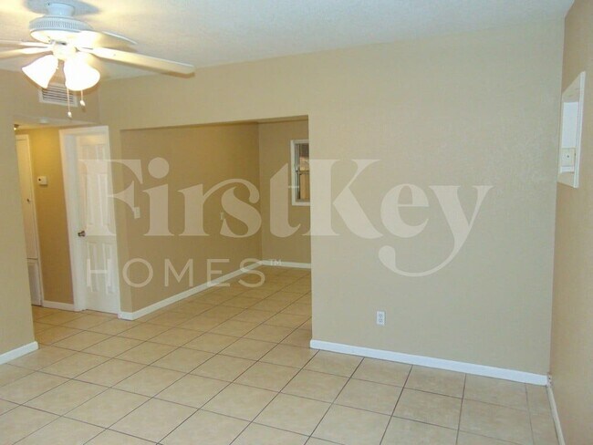 1201 Selma Rd
