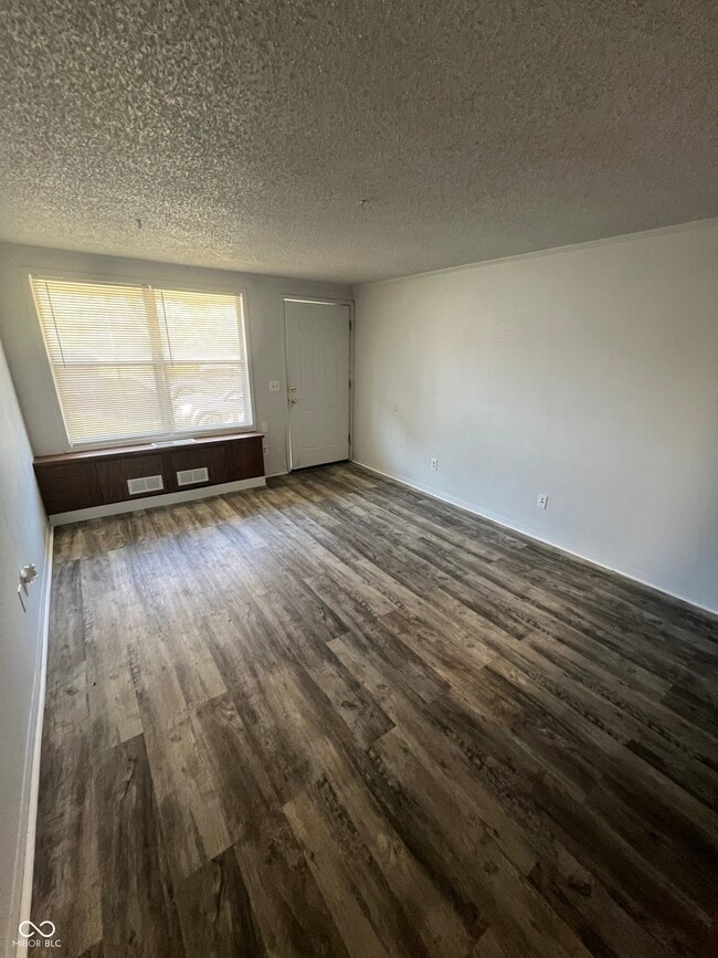 Photo - 2000 Indianapolis Rd Unidad 104