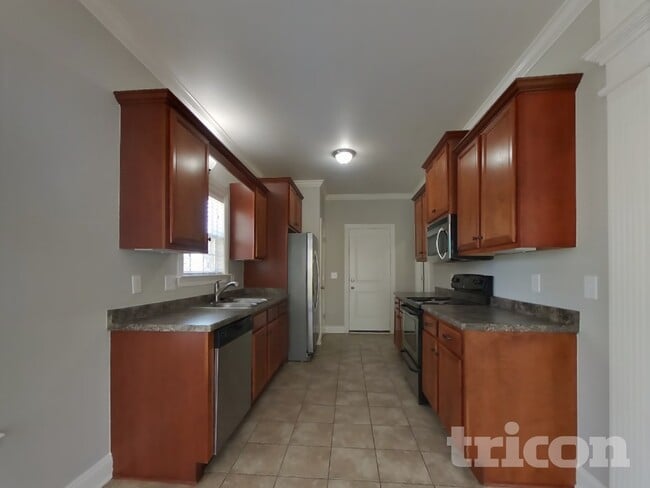 Photo - 1527 Dewsbury Dr