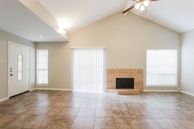 Photo - 6395 Crossway Dr