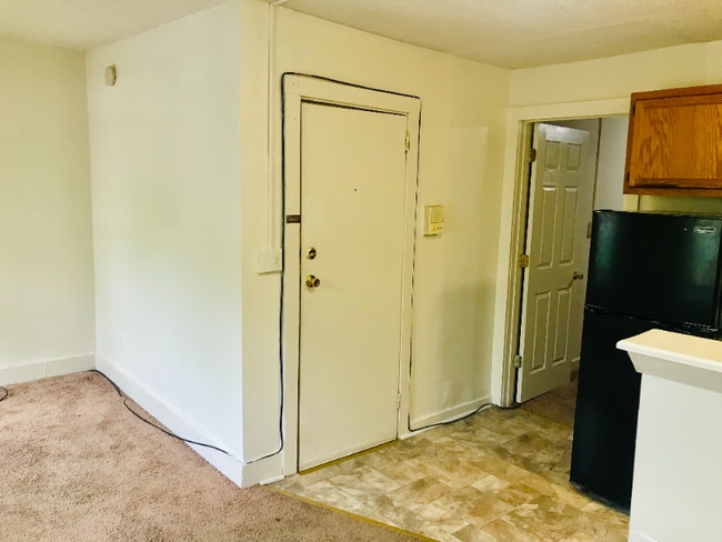 Photo - 154 S Swan St Unit 2nd Fl