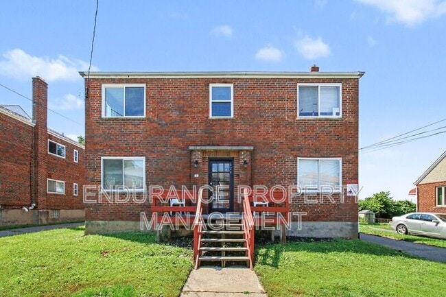 Building Photo - 629 Maple Dr Unit 2