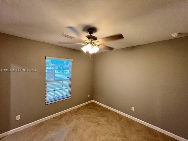 Photo - 682 NW Floresta Dr