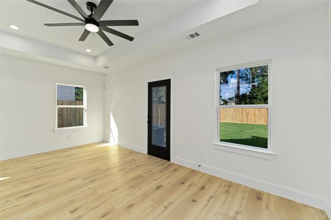 Photo - 4605 Siegel St