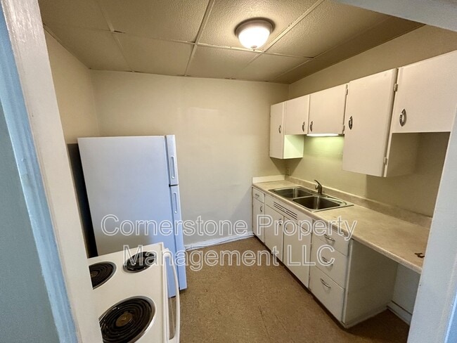 Photo - 617 E 4th St