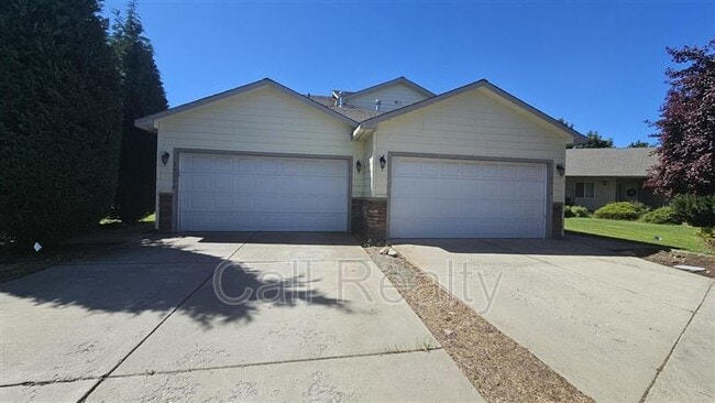 Building Photo - 18716 E Augusta Ct