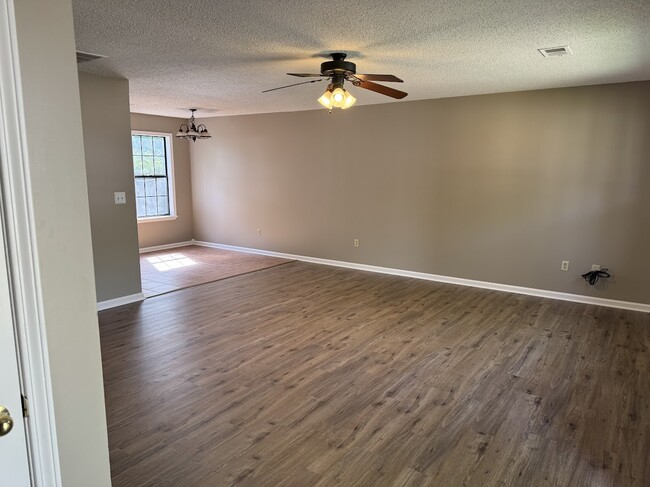 Photo - 4704 Sams Pl