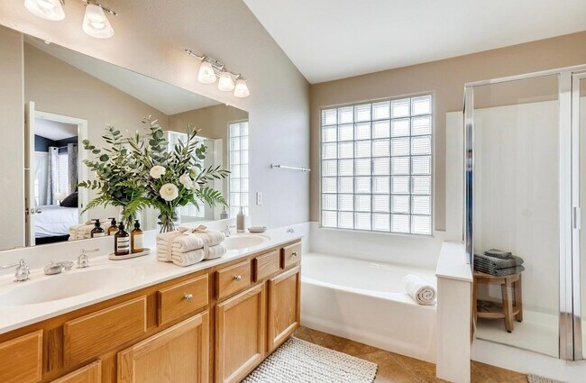 Photo - 13256 W Wilshire Dr