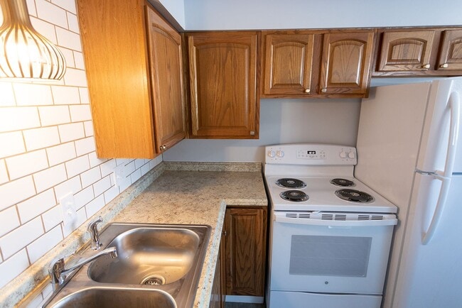 Photo - 2917 Harwick Dr Unit 4