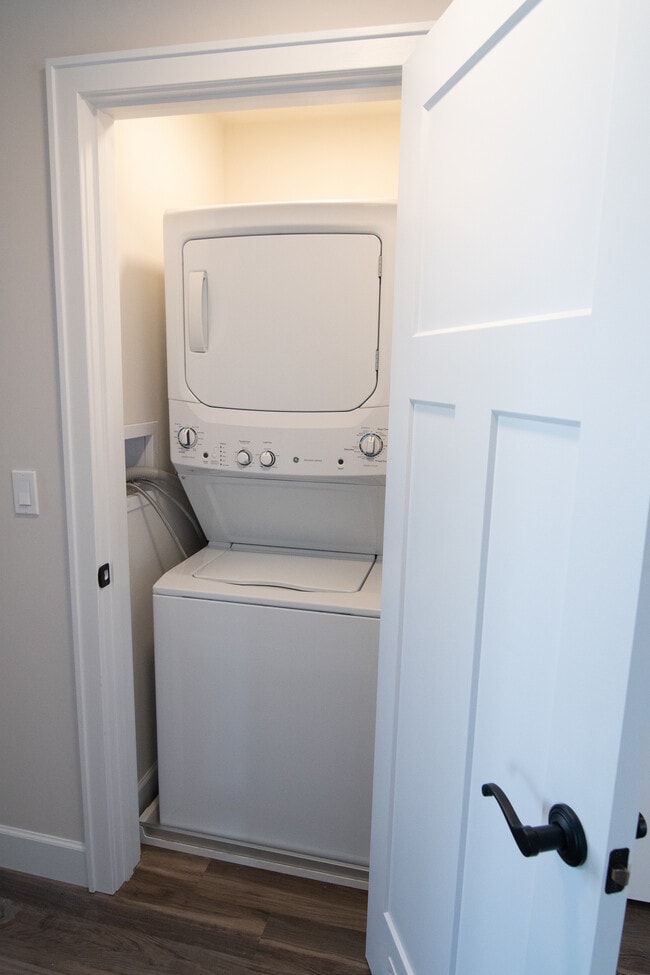 Photo - 1090 New York Ave