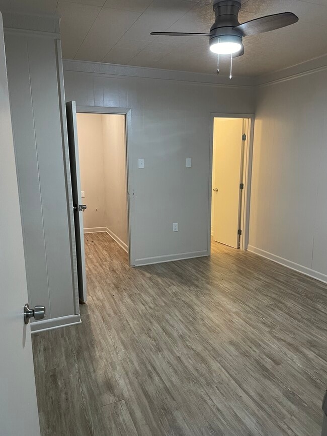 Photo - 739 Avenue A