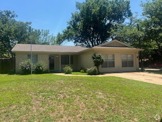 Building Photo - 2218 Clover Park Dr Rental