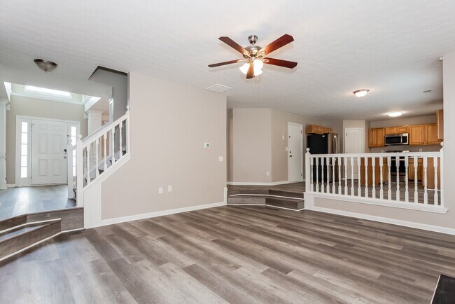 700 Lake Joyce Ln