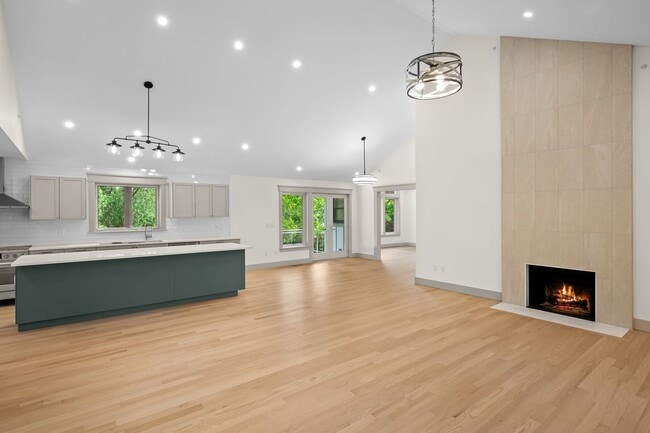 Photo - Modern Farmhouse 3 Bedroom 3.5 Barhroom