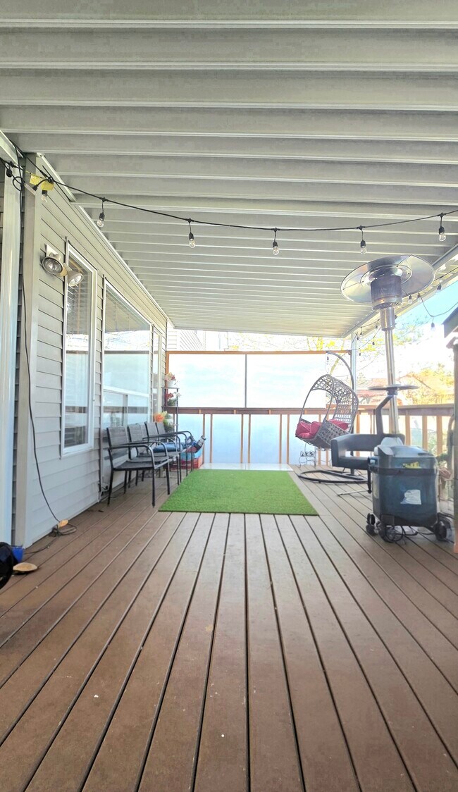 Building Photo - 6709-184A 184a St