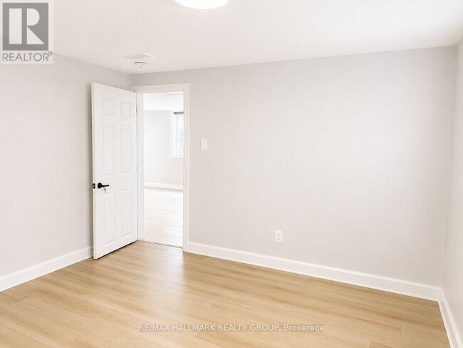 Photo - 735 Borthwick Ave