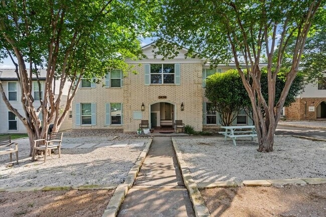 Building Photo - 3438 Willowrun Dr