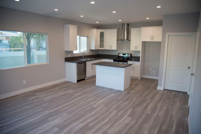 Photo - 6708 Morella Ave