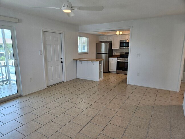 Photo - Annual Condo on Venice Island Two Blocks f... Unit 221