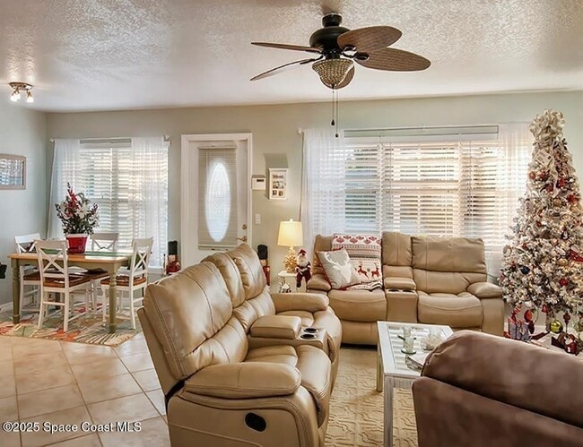 Photo - 1550 4th Ave