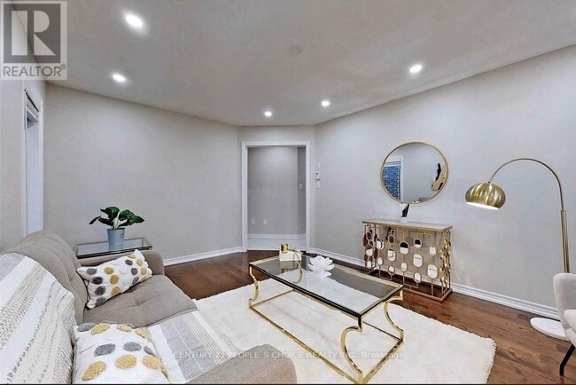 Photo - 23 Knotty Pine Ave