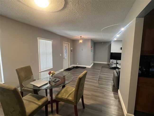 Photo - 7975 NW 8th St