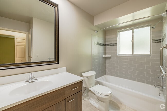 1BR, 1BA, Bathroom