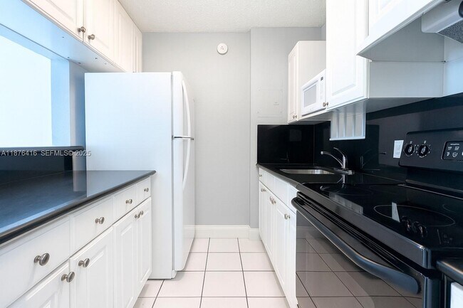 Photo - 140 NW 14th Ave Unit 5