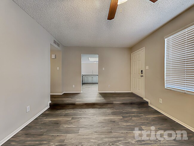 Photo - 7805 W Cora Ln