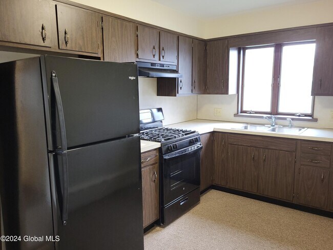 Photo - 109 3rd St