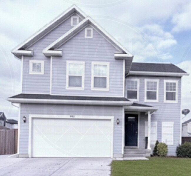 Building Photo - 441 E 260 N