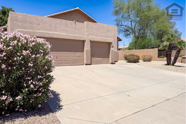 5946 W Sack Dr