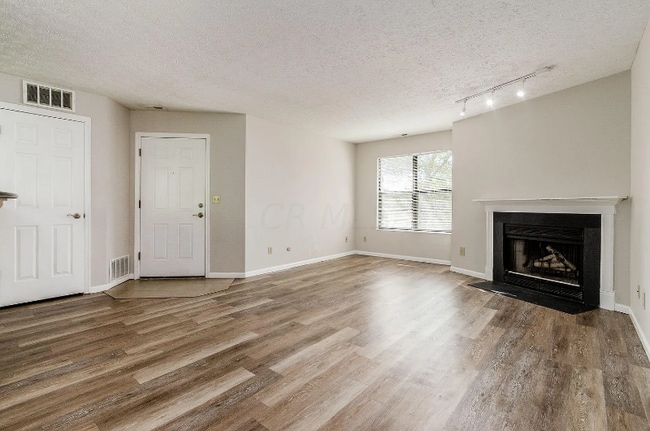 Photo - 5340 Darlington Rd