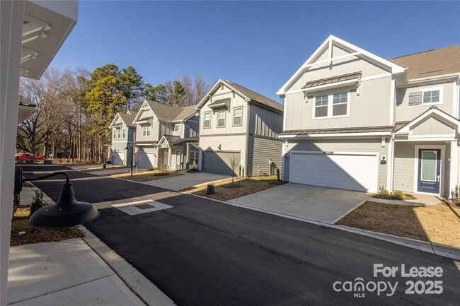 Building Photo - 3110 Doe River Wy