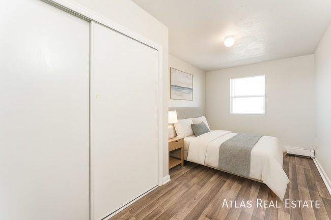 Photo - 3210 W Longfellow Pl Unit B