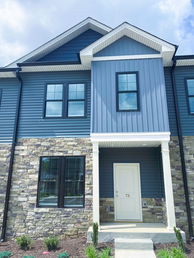 Photo - 75 High St Townhome