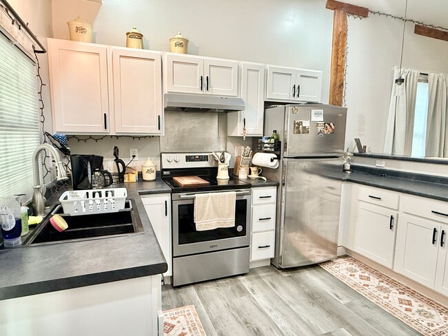 Photo - Recently Remodeled 1 Bedroom in Desirable Yarmouth ME. Unit 1