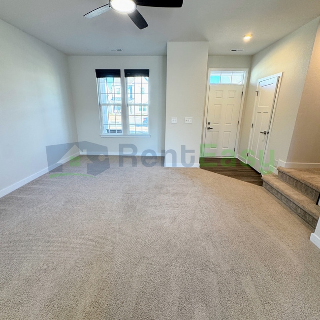 Photo - 225 Goldenstar Ln