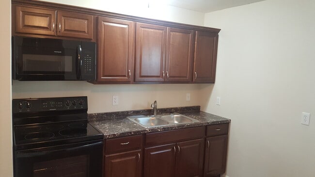 Building Photo - 8919 London St Unit A