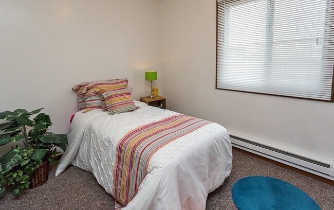 Building Photo - 225 Sugar Creek Ln