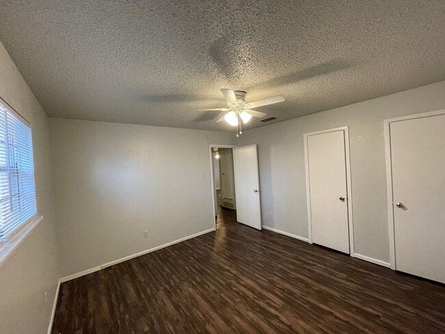 Photo - 7206 Avenue W