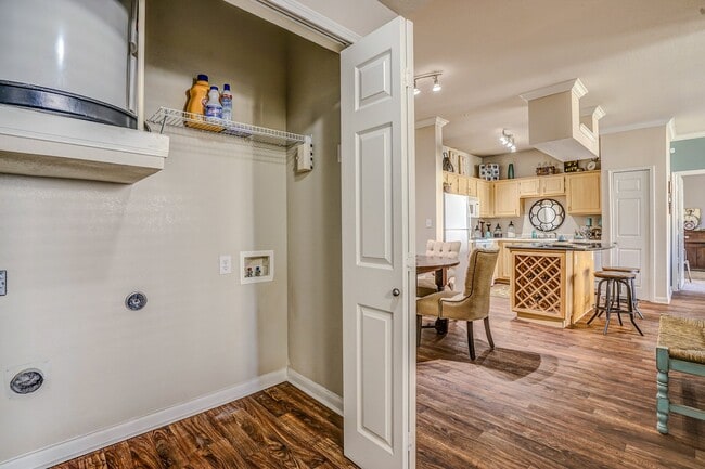 Photo - Cypress Lake at Stonebriar Apartments