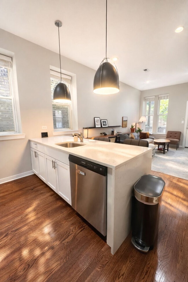 Photo - 736 N Throop St Unit SI ID1515273P