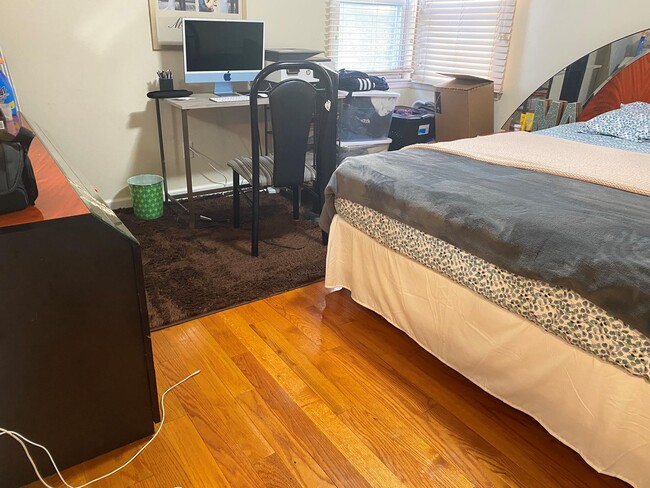 Photo - 1057 Lakeville Rd Apartamento