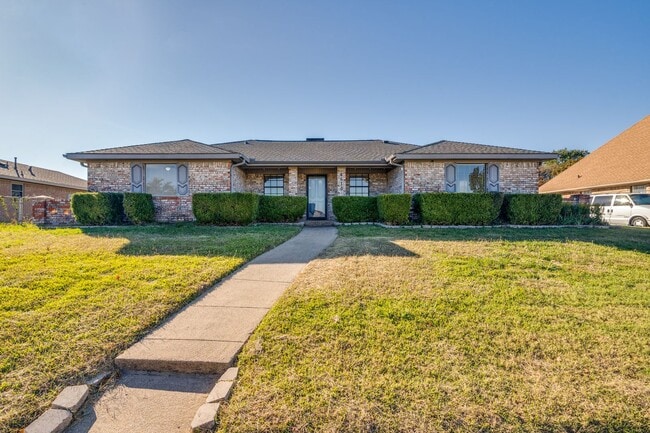 Gorgeous Garland Home For Rent! - Gorgeous Garland Home For Rent!