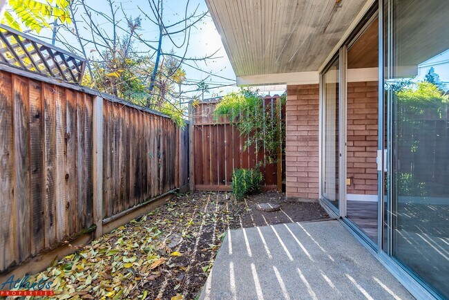 1932 Montecito Ave Unidad 5